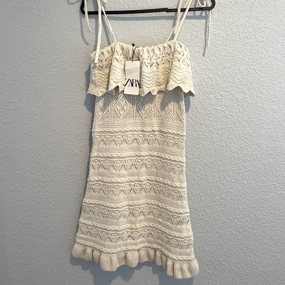 Zara knit dress in cream color